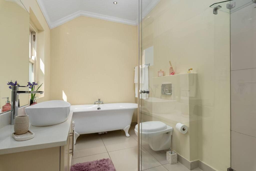 The Tram Home Stay Franschhoek Ngoại thất bức ảnh