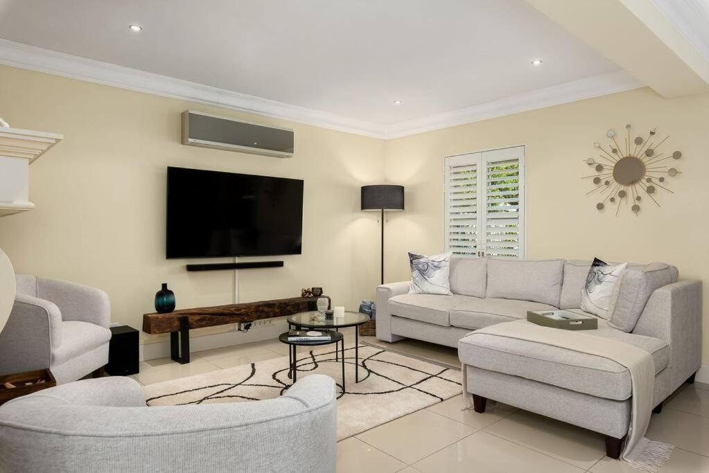 The Tram Home Stay Franschhoek Ngoại thất bức ảnh
