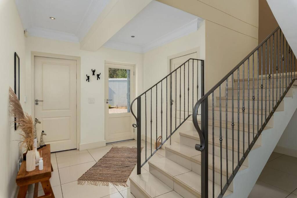 The Tram Home Stay Franschhoek Ngoại thất bức ảnh